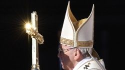 vatican-pope-mass-canonization-1508056847746