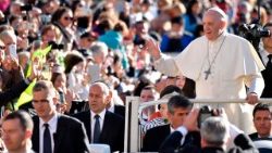 vatican-pope-audience-1508920192211