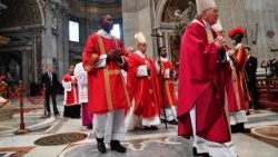 vatican-pope-mass-1509706977431