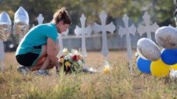 26-people-killed-and-20-injured-after-mass-shootin-1510075008901