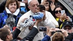 vatican-pope-audience-1510735967676.jpg