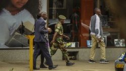 zimbabwe-politics-unrest-1510752778321.jpg