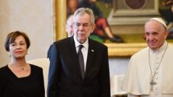 vatican-pope-austria-audience-1510826567859.jpg
