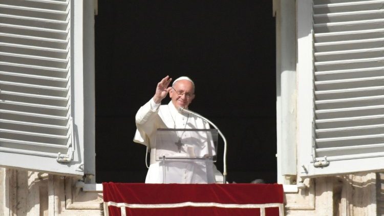 Papa Francesco durante l'Angelus