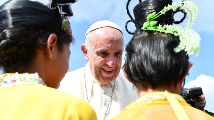 MYANMAR-VATICAN-RELIGION-POPE