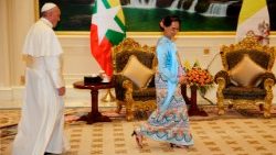 myanmar-vatican-religion-pope-1511866569630.jpg
