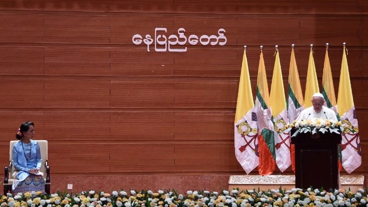 Der Papst im Präsidentenpalast von Myanmar