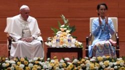myanmar-vatican-religion-pope-1511868667295.jpg