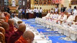 myanmar-vatican-religion-pope-1511951466794.jpg