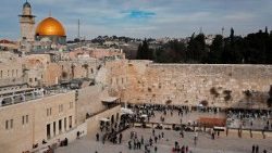 israel-palestinian-conflict-us-1512483073379.jpg