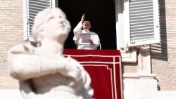 vatican-pope-angelus-christmas-birthday-1513510744969.jpg
