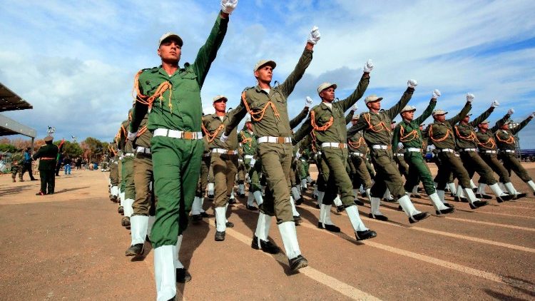 Cérémonie de remise des diplômes à l'académie militaire à l'Est de Benghazi