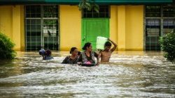 weather-philippines-storm-1514038131179.jpg