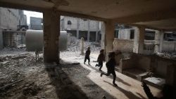 syria-conflict-displaced-weather-1514308062095.jpg