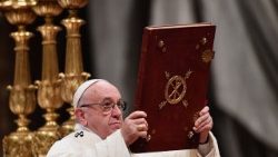 vatican-pope-mass-new-year-1514800362843.jpg