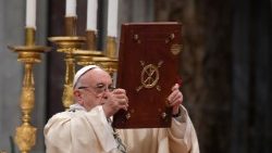 vatican-pope-mass-epiphany-1515233263261.jpg