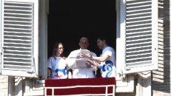 vatican-pope-angelus-1518348776981.jpg