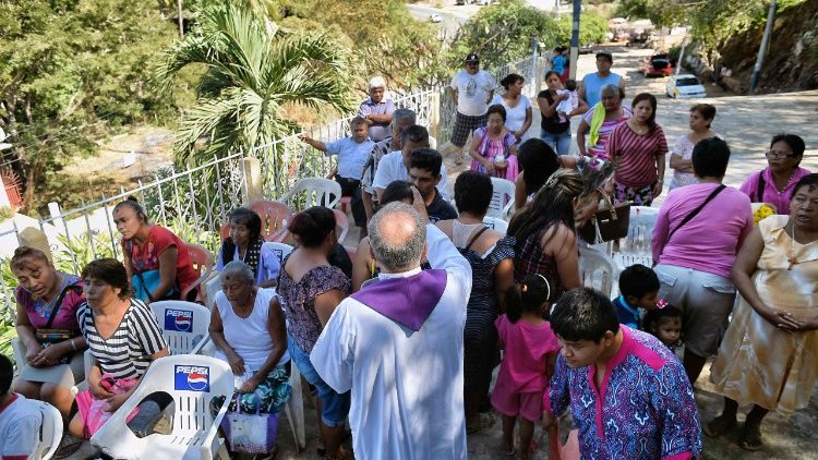 Ein Priester in Mexiko