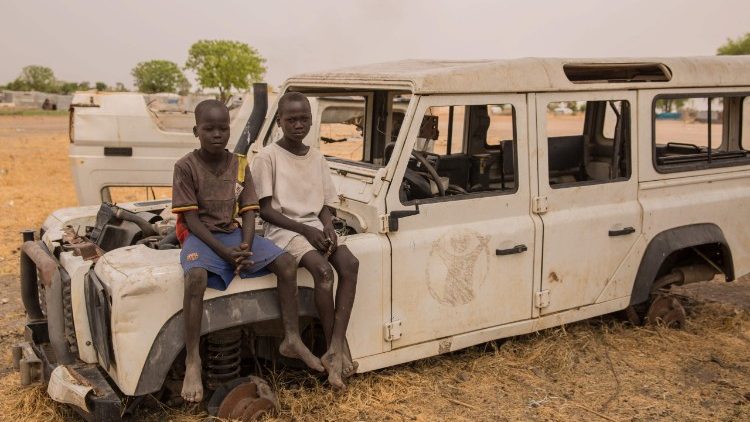 Tous les jours, 850 000 élèves profitent de l'éducation des Frères des écoles chrétiennes dispensée dans 79 pays.