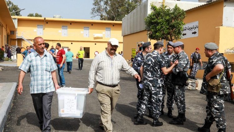 Libano: preparativi per il voto del 6 maggio