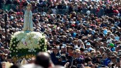 portugal-religion-fatima-1526217187880.jpg