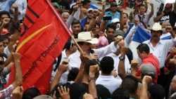 honduras-increases-protest-1527990106178.jpg
