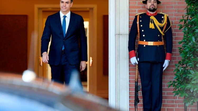 Primeiro ministro Pedro Sánchez chega para encontro com presidente da Ucrânia
