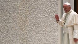 vatican-pope-audience-1529057065297.jpg