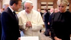 vatican-france-macron-pope-1530008653586.jpg