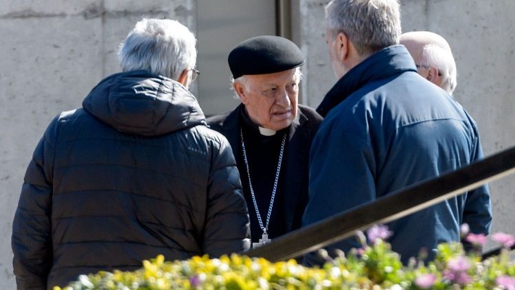 Kardinal Ezzati im vergangenen August in Punta de Tralca