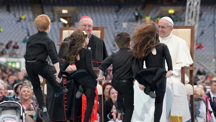 Famílias do mundo inteiro na Festa das Famílias em Dublin