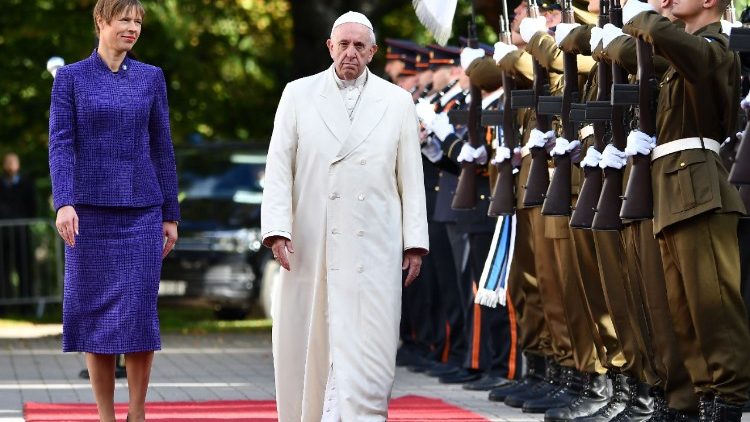 estonia-religion-pope-1537861313359.jpg