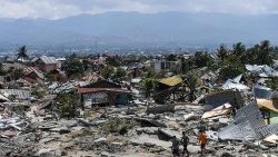 indonesia-quake-1538450895185.jpg