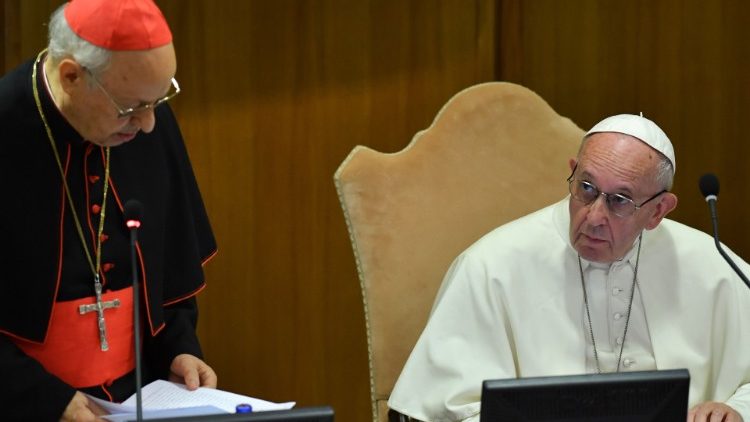 Kardinal Baldisseri und Papst Franziskus bei der Eröffnung der Jugendsynode