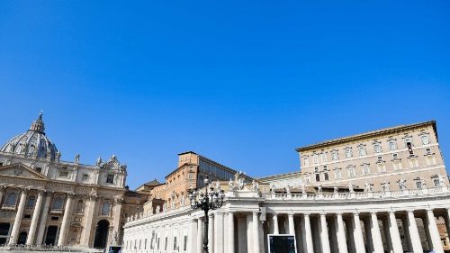 Angélus: «Dieu choisit un trône inconfortable: la Croix»  