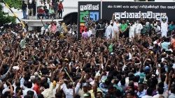 sri-lanka-politics-1540912605104.jpg