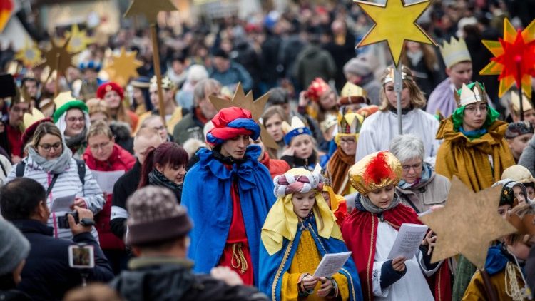 Cantores da Estela no centro da cidade de Stuttgart, neste 29 de dezembro