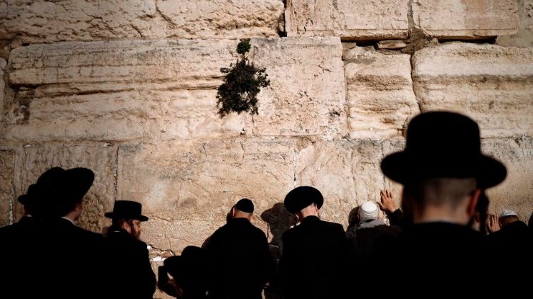 O. Neuhaus: naród wybrany i dzisiejszy Izrael to nie to samo