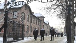 poland-history-wwii-holocaust-auschwitz-memor-1548598443493.jpg