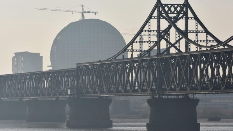 Uma ponte fez a diferença na vida de um jovem asiático que testemunhou no encontro sobre a  "Proteção dos menores na Igreja"