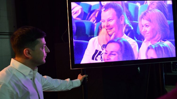 Le comique Volodymyr Zolensky est aux portes du pouvoir en Ukraine. 