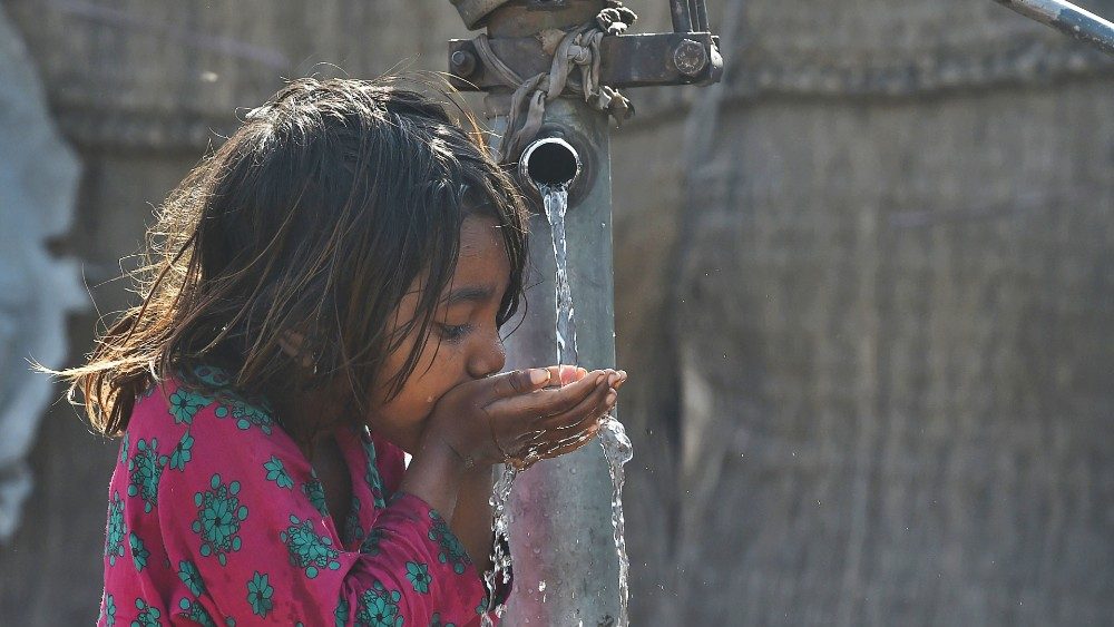 topshot-pakistan-environment-water-1553255337620.jpg