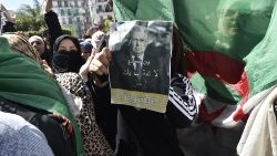 algeria-politics-demo-1554891833968.jpg