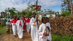 topshot-mozambique-palm-sunday-cyclone-1555339130360.jpg