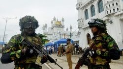sri-lanka-attacks-1556268303722.jpg