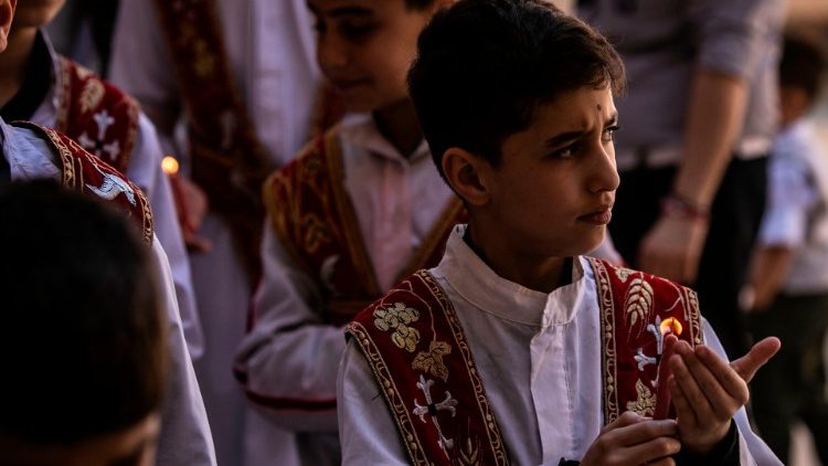 A competência própria da Congregação se estende a todos os assuntos que são próprios das Igrejas Orientais e que devem ser encaminhados à Sé Apostólica, mesmo que estejam envolvidos fiéis do rito latino, como por exemplo a mudança de registro para uma igreja sui iuris.