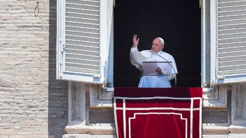 Pope at Angelus: Recognize the qualities of others without envy