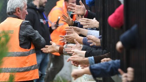 O Papa Francisco envia ajuda às vítimas do terremoto na Albânia