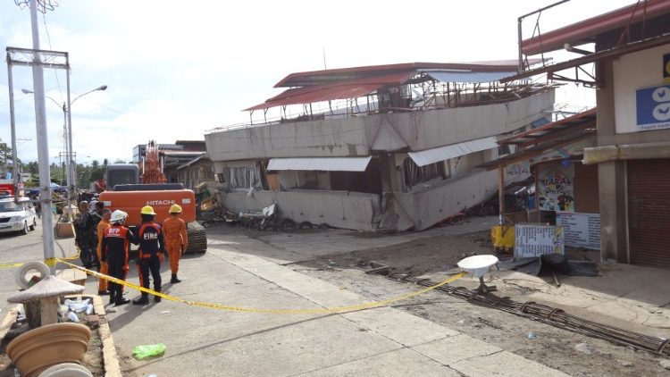 A collapsed building in Padada town in the Philippines following the earthquake of December 15, 2019. 