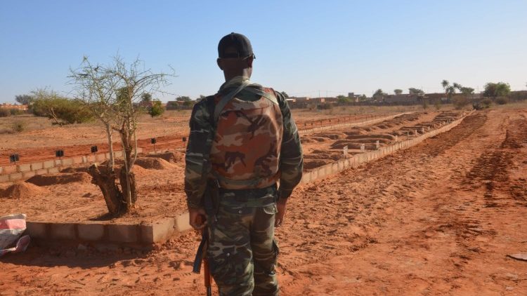 Militari che presiedono il Sahel